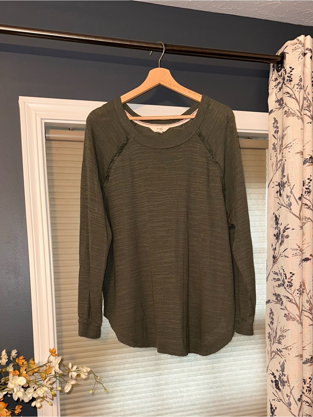 Terra & Sky Olive Green Raglan Long-Sleeve Top